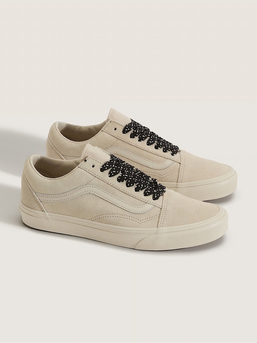 Old Skool Vans Low-Top Suede Sneakers in Beige with Black Laces